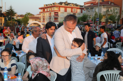 Çekmeköy'de sokak iftarları başladı