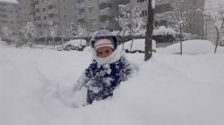 Çekmeköy beyaza büründü. Kar kendini tüm böldege gösterdi