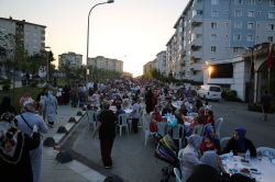 Çekmeköy'de sokak iftarları başladı