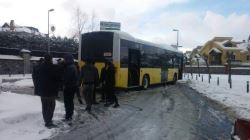 Karda Kayan Otobüsü Kurtarmak Yolculara Kaldı