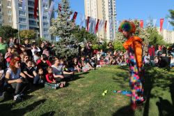 Ataşehir Parklarında Çocuk Tiyatrosu