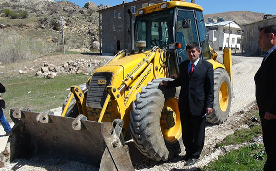 Ümraniye belediyesi hibe ettiği kepçeyi geri istedi