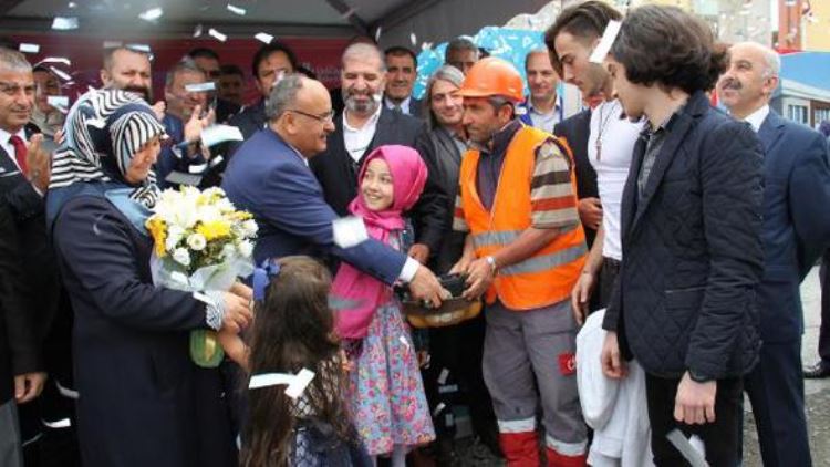 Ümraniye'de, 2B Tapulamada İlk Ruhsatlı Bina Temeli Atıldı